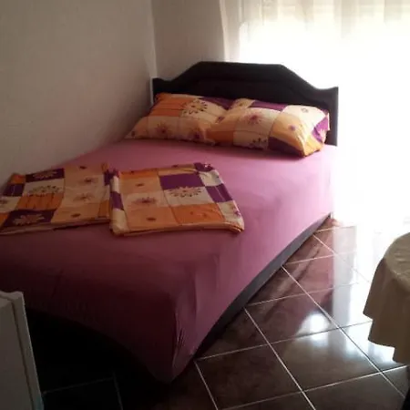 Vila Smilja بيت ضيافة *